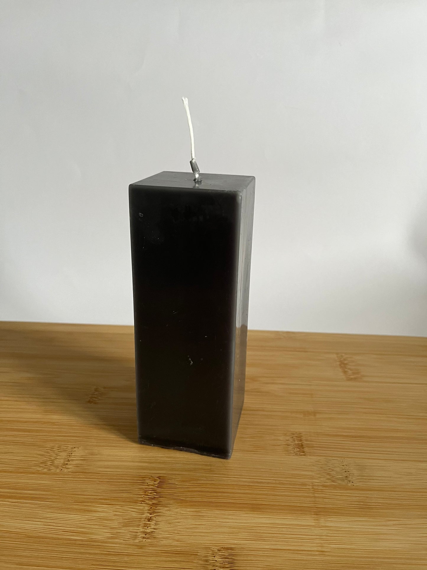 Black Oud scented candle